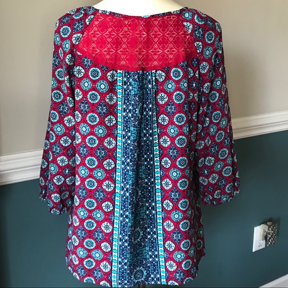 Red Camel 3/4 Sleeve Keyhole Blouse - Picture 3 of 5